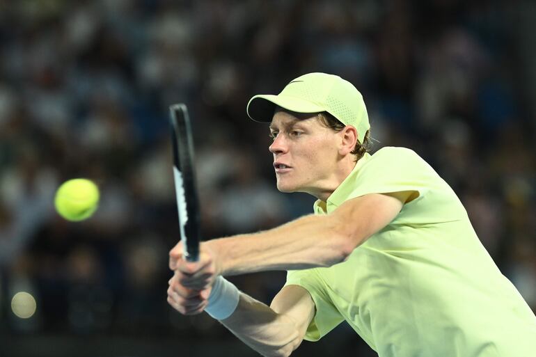 El italiano Jannik Sinner disputará la final masculina del Australian Open contra el alemán Alexander Zverev. EFE