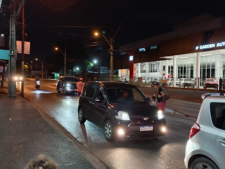 Esto pide un venezolano que llegó junto a su familia a Asunción.