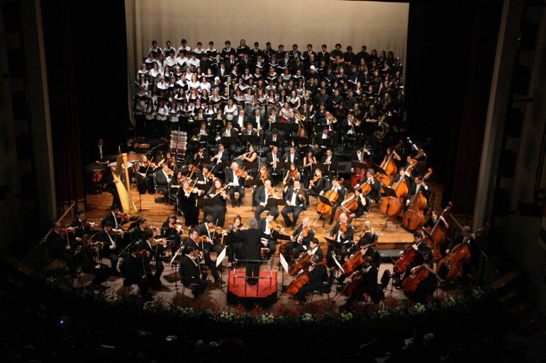 La Orquesta Sinfónica de la Ciudad de Asunción.