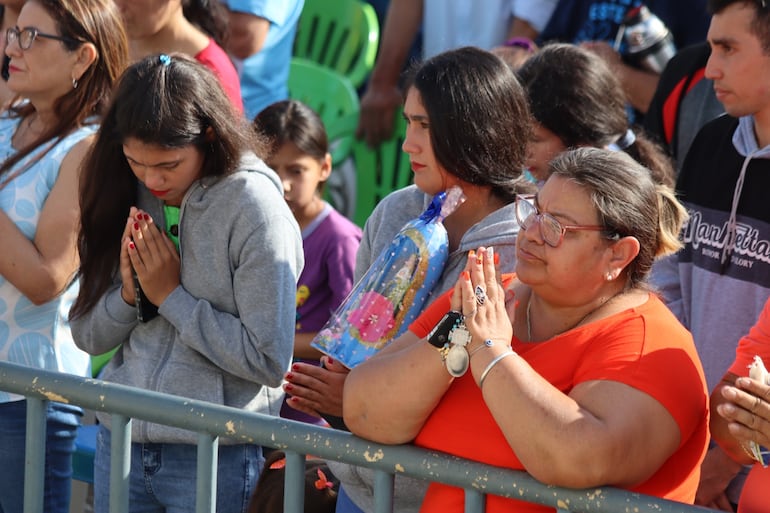 Importante concurrencia de feligreses en la basílica de Caacupé.