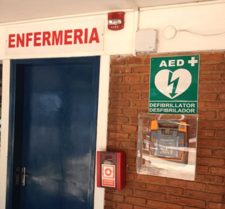 Imagen de referencia: un desfibrilador externo automático (DEA; o AED en inglés).