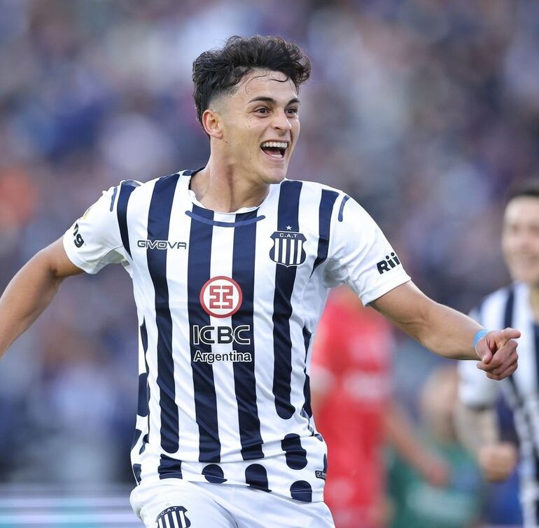 Ramón Sosa celebra su gol para Talleres. Suma 4 goles y  cada vez que anota, su equipo gana.