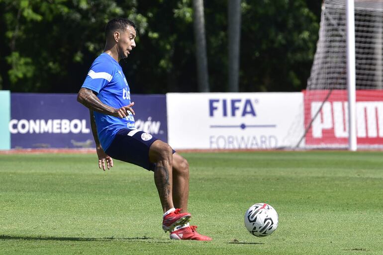 Alejandro Romero Gamarra, jugador de la selección paraguaya, en el entrenamiento en el Centro de Alto Rendimiento, en Ypané, Paraguay.