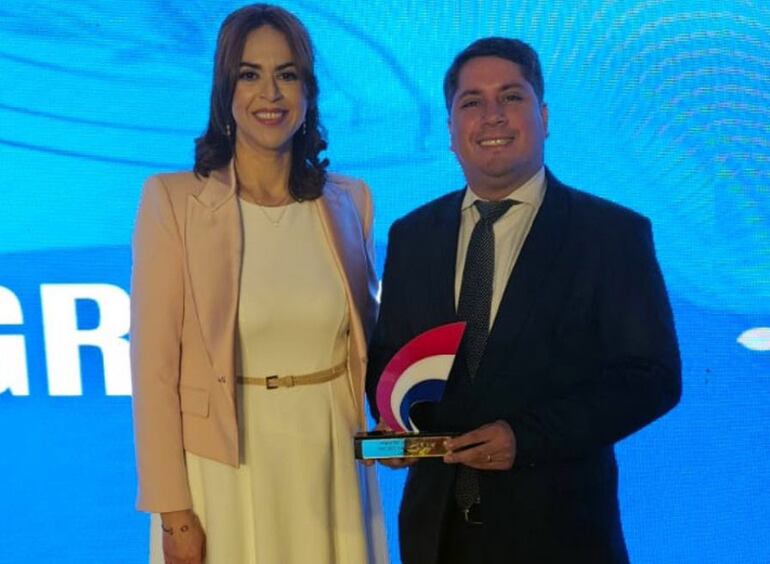 Con este reconocimiento, Banco Atlas reafirma su compromiso de seguir siendo un aliado estratégico para las familias.