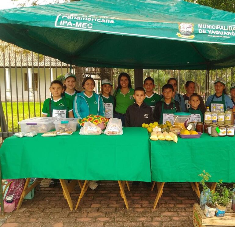 Escolares preparan feria agropecuaria en Yaguarón.