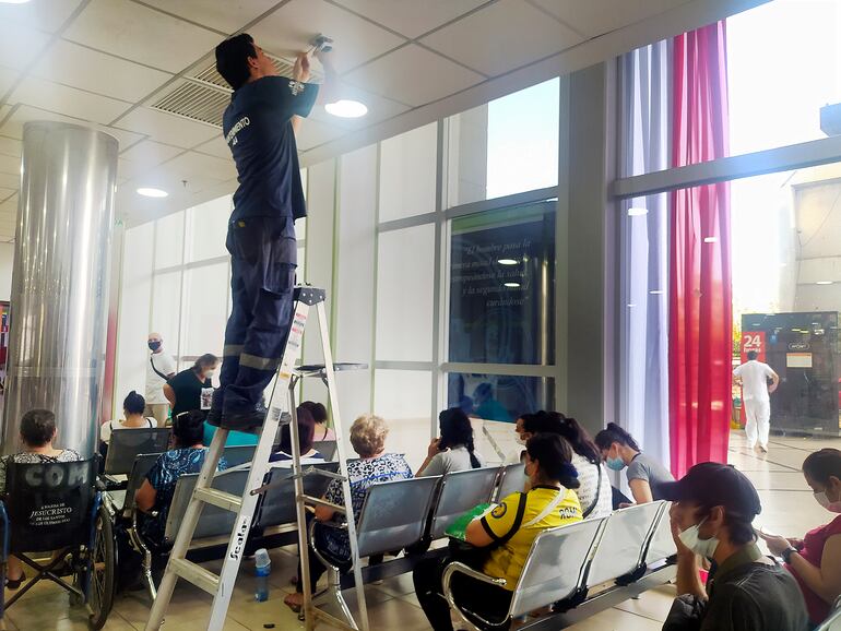 El corte de energía en el Hospital IPS Ingavi duró alrededor de 20 a 30 minutos. 