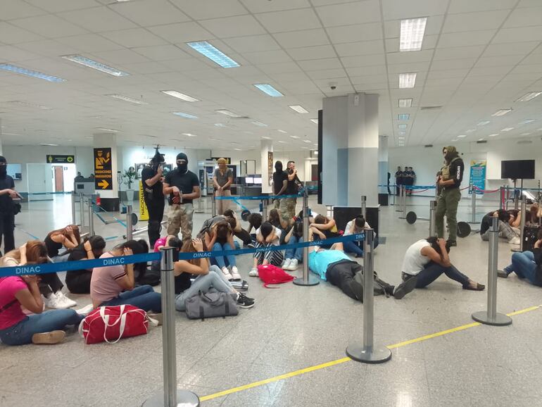 Simulacro de toma de rehenes en el aeropuerto Silvio Pettirossi