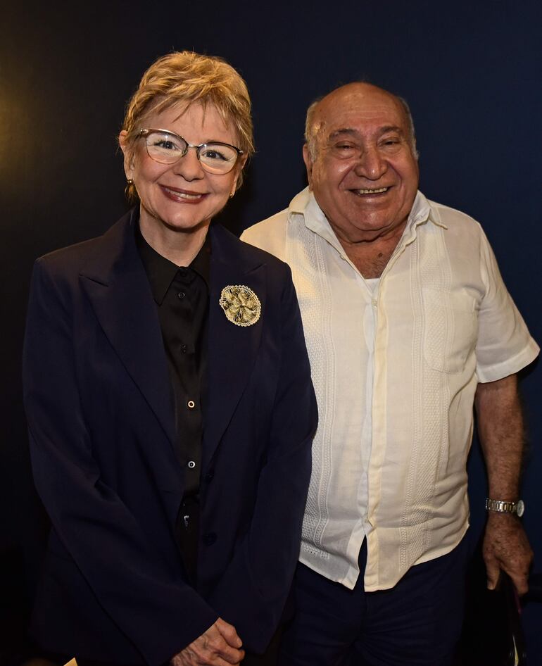 Ana Martini y  Víctor Jacinto Flecha.
