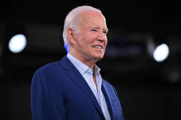 El presidente de Estados Unidos, Joe Biden, asiste a un mitin posterior al debate en Raleigh, Carolina del Norte.