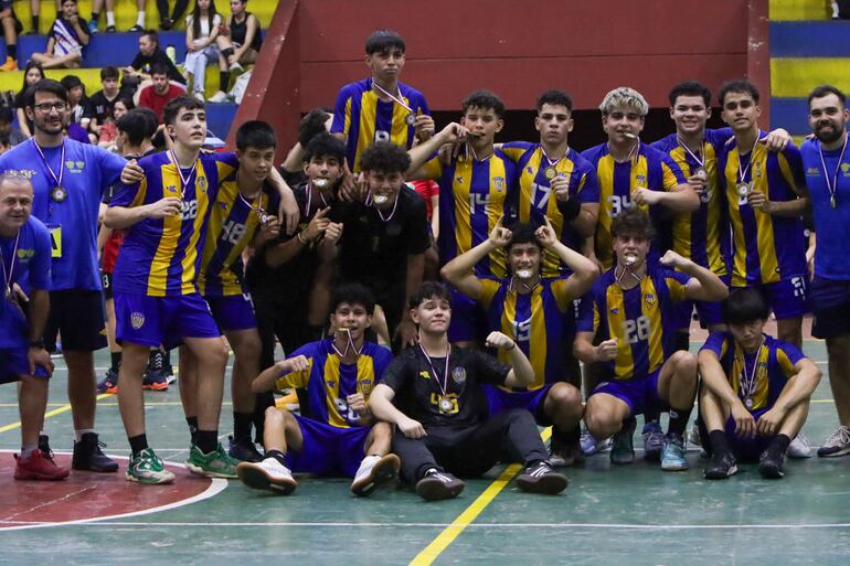 Los Cadetes luqueños también celebraron el título, ganándole a Afemec.