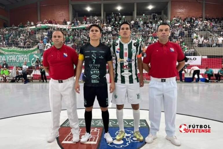 Paranaense e Ypacaraí igualaron 2-2 en la primera jornada del Cuadrangular Final del Campeonato Nacional de Fútbol de Salón Coronel Oviedo 2024.