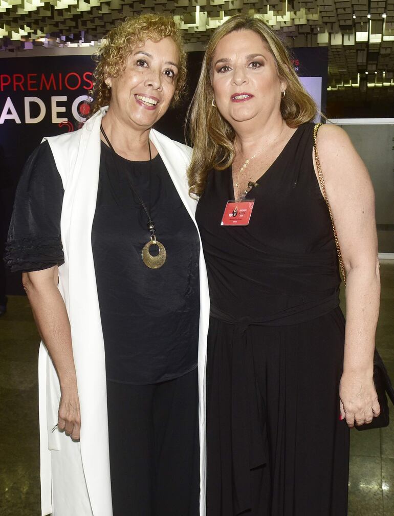 Jacqueline Añazco y María del Pilar Frutos.