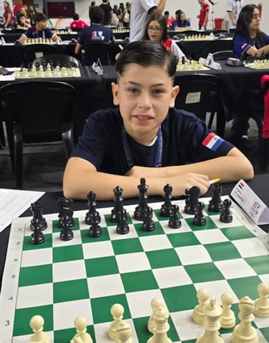 Iván Torales, el Maestro FIDE mas joven de la historia ajedrecística de nuestro país, con 13 años.