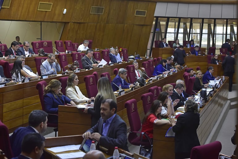 La Cämara de Diputados sesionó ayer de manera a adelantar los días llibres por Semana Santa.