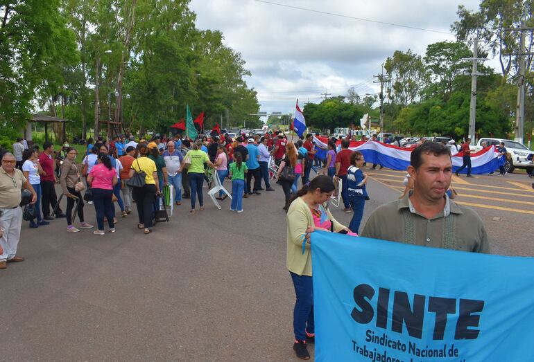 Con medidas de protestas piden el rechazo del proyecto de Ley que atenta contra los fondos jubilatorios.