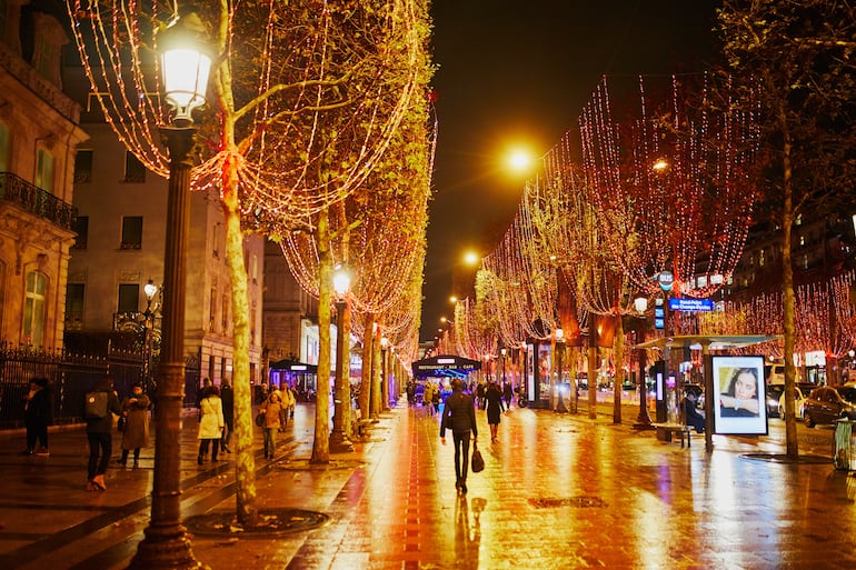 Champs Elysees, en Navidad. Foto Shutterstock.