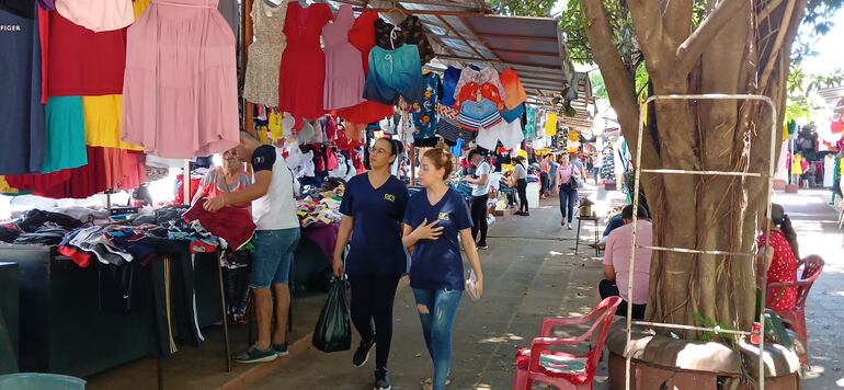 Este jueves el movimiento aun no fue muy intenso en la zona comercial de Ciudad del Este.