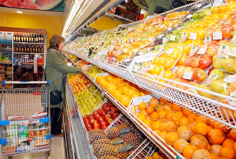 Frutas frescas y hortalizas con los mayores incrementos de precios en la canasta básica del mes pasado, según BCP