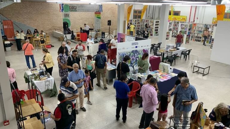 La Feria Chacú-Guaraní es de acceso libre y gratuito, en el Puerto de Asunción.