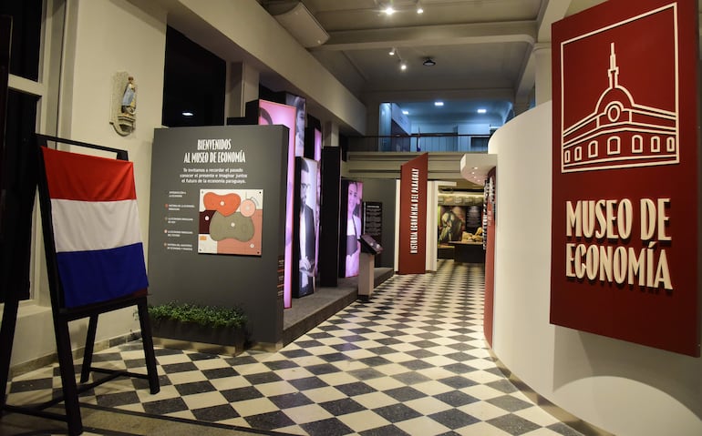 El Museo de Economía está ubicado en el edificio principal del Ministerio de Economía y Finanzas (MEF), en las calles Palma y Chile, en el microcentro de Asunción.