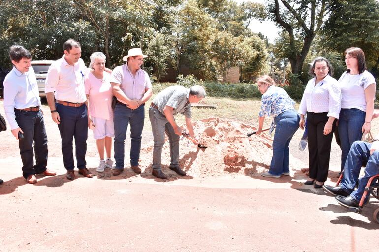 Dan inicio a la construcción del Hospital Día Oncológico en la ciudad de San Ignacio, con una investigación más de G. 3 mil millones.