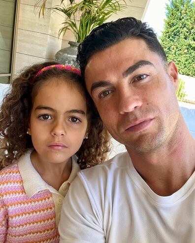 Cristiano Ronaldo y su hija Alana Martina, quien hoy está de cumpleaños.