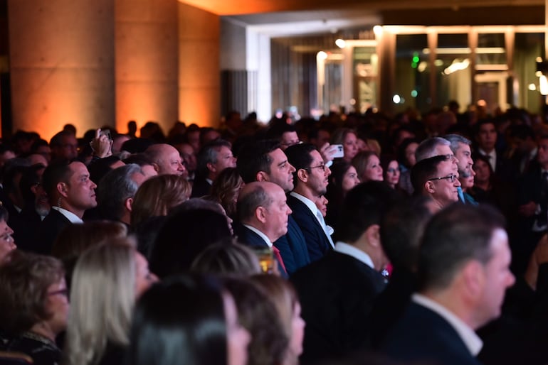 Los invitados especiales al acto de inauguración de la nueva embajada de Estados Unidos.