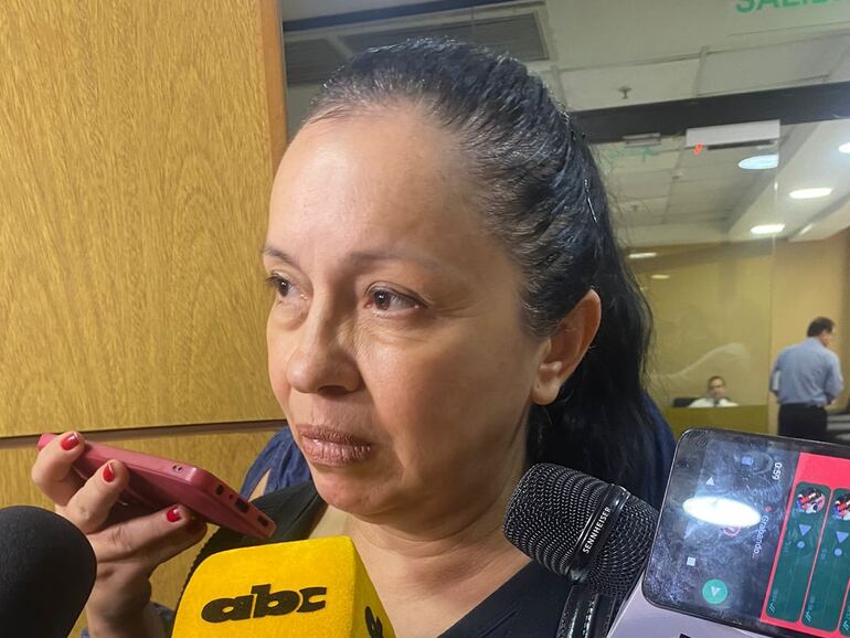 Yolanda Paredes les recordó a los senadores y diputados electos por el Partido Cruzada Nacional que la línea política siempre fue dura, y las reglas de juego claras.