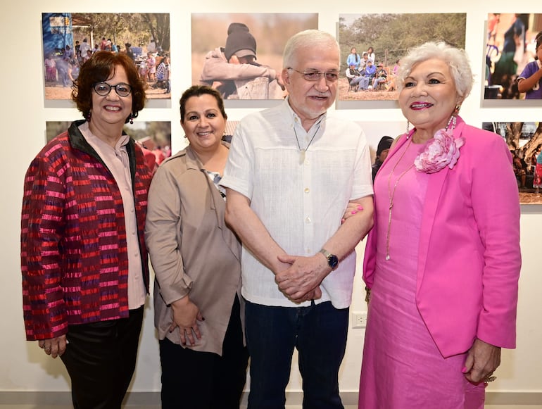 Verónica Torres, Lilian Ojeda, Osvaldo Salerno y Martha Manchini. 