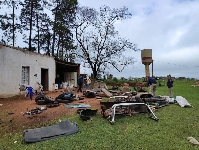 Allanan casa quinta e incautan presuntas evidencias de hechos de hurto agravado.