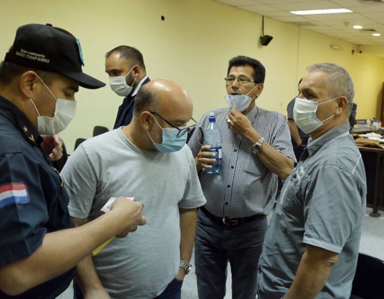 Rafael Luis Aguayo (der.), Antonio Gayoso y Ronald Hernán Guerrero, tres de los beneficiados con la prescripción de la causa penal.