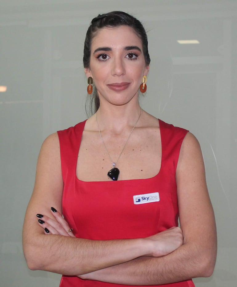 Lic.  Jazmín Arias, bróker responsable regional de SkyOne en Paraguay.