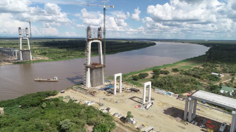 Vista del estado actual de la obra del Puente de la Bioceánica, con 65% de avance.