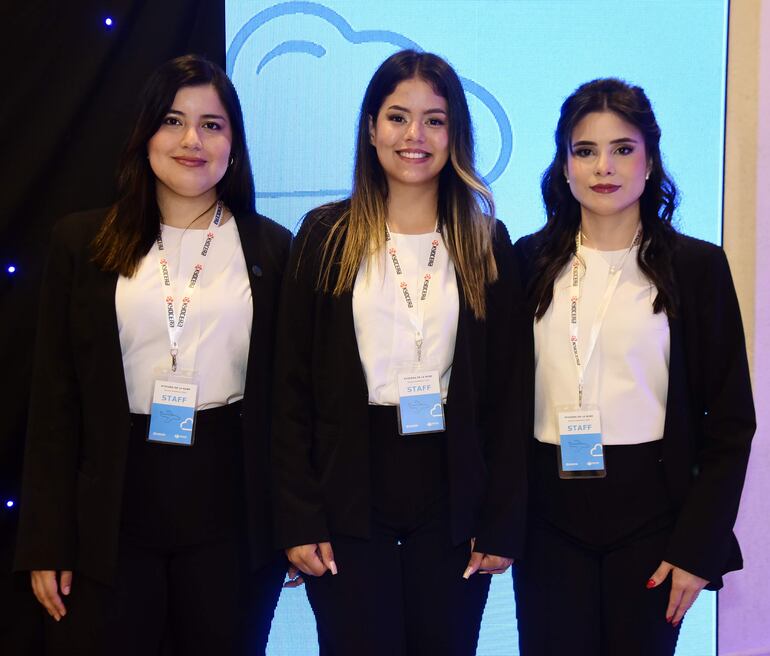 Laura Armoa, Raisa Escobar y Bettina Da Rosa. 