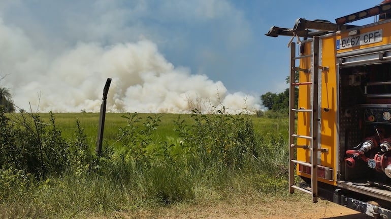 Voraz incendio en San Bernardino.