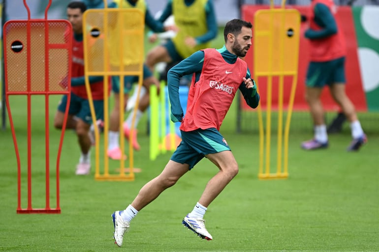 Bernardo Silva, jugador de la selección de Portugal, en el entrenamiento de este jueves en el Harsewinkel, Alemania. 