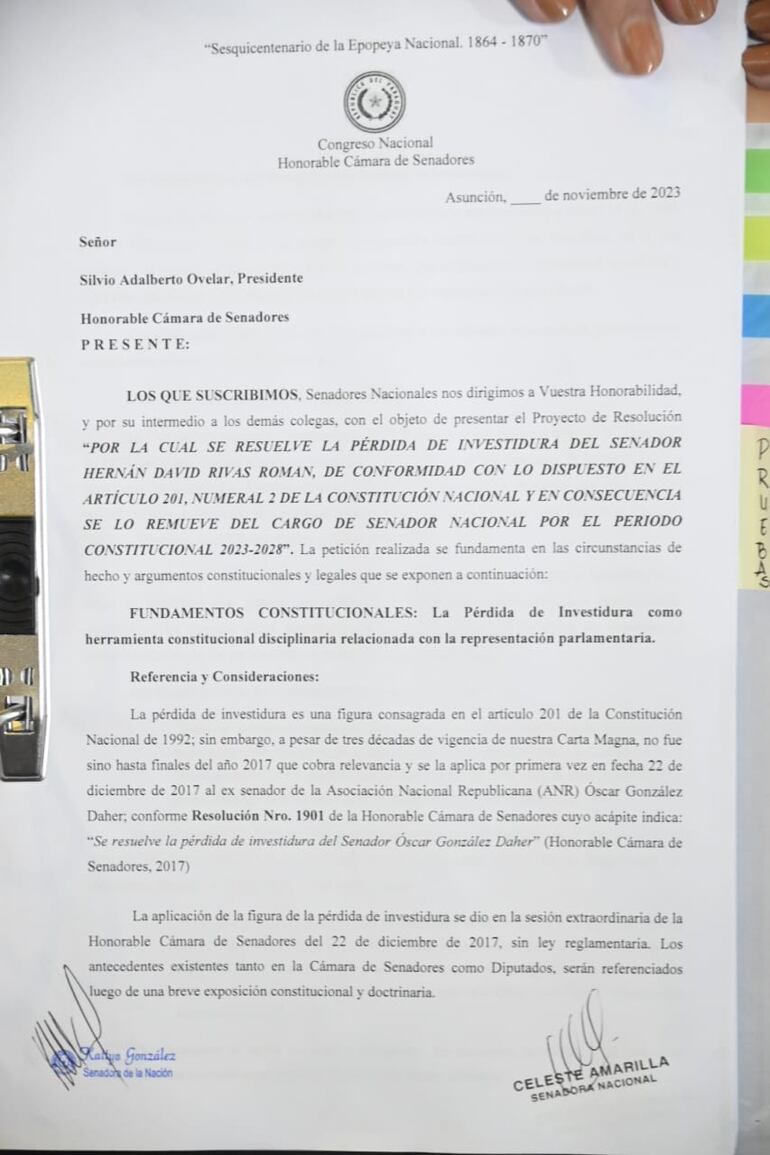 El proyecto de resolución que plantea la pérdida de investidura del senador cartista Hernán Rivas.