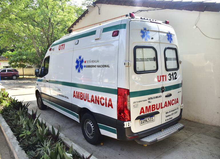 Otra de las ambulancias paradas por falta de mantenimiento. 