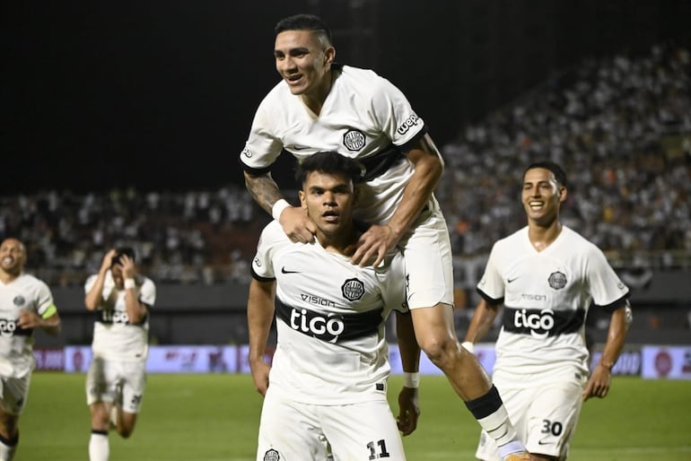 Olimpia sigue sumando de a tres y se acerca al campeonato