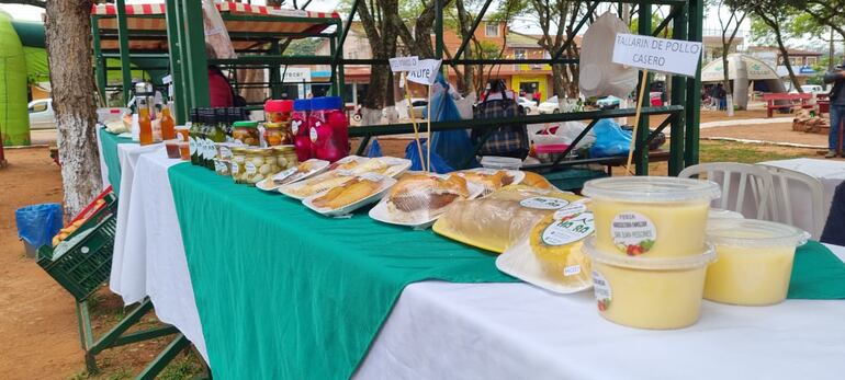 En la plaza Boquerón de la ciudad de San Juan Bautista, Misiones, realizaron la feria granjera "de la huerta a tu mesa".