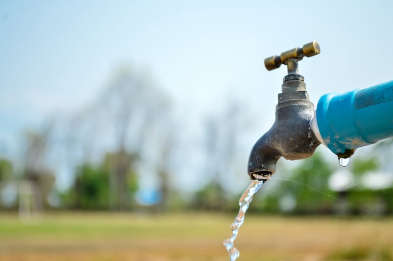 La falta de presión es una de las consecuencias del uso irracional del agua potable.