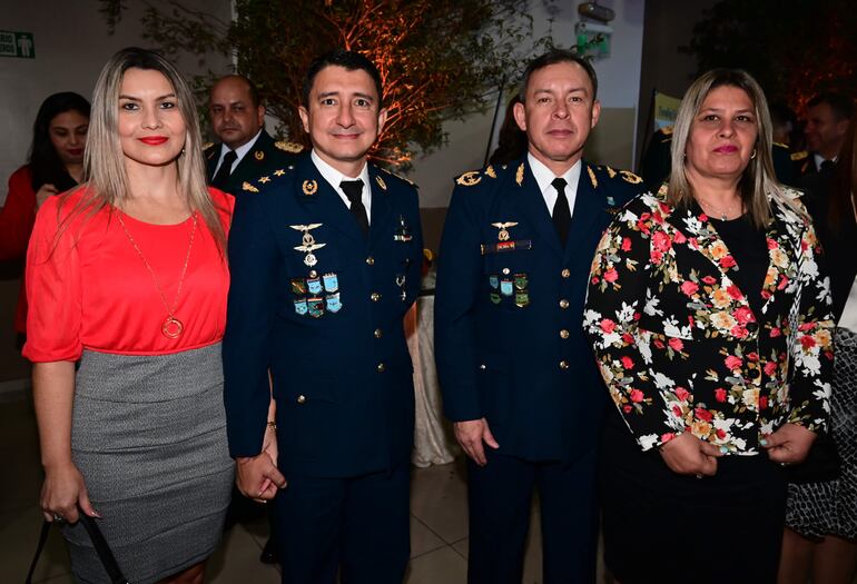 Rumy Casco, Tte. Cnel. Fabio Candia, Gral. Víctor Samaniego y Susy Chamorro. 