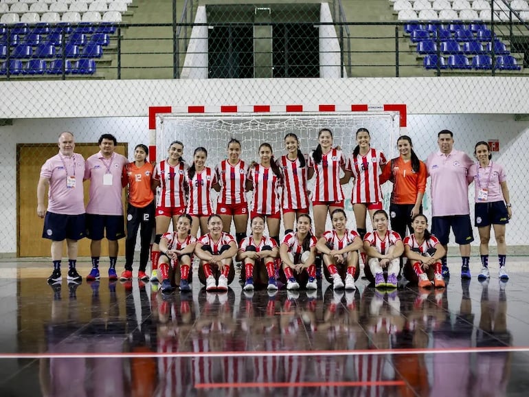 Gran desempeño de las chiquilinas de la selección paraguaya U14, que conquistó el tricampeonato del Sur Centro, en nuestro país.