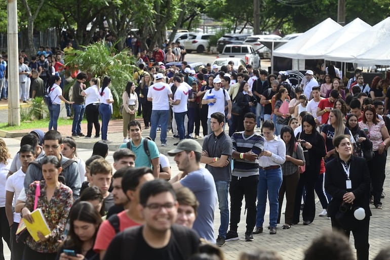 Gran concurrencia en la feria de empleos en el SND.