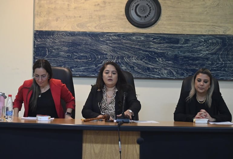 El Tribunal de Sentencia, presidido por Yolanda Morel e integrado por Ana de Jesús Ramírez y Karina Cáceres.