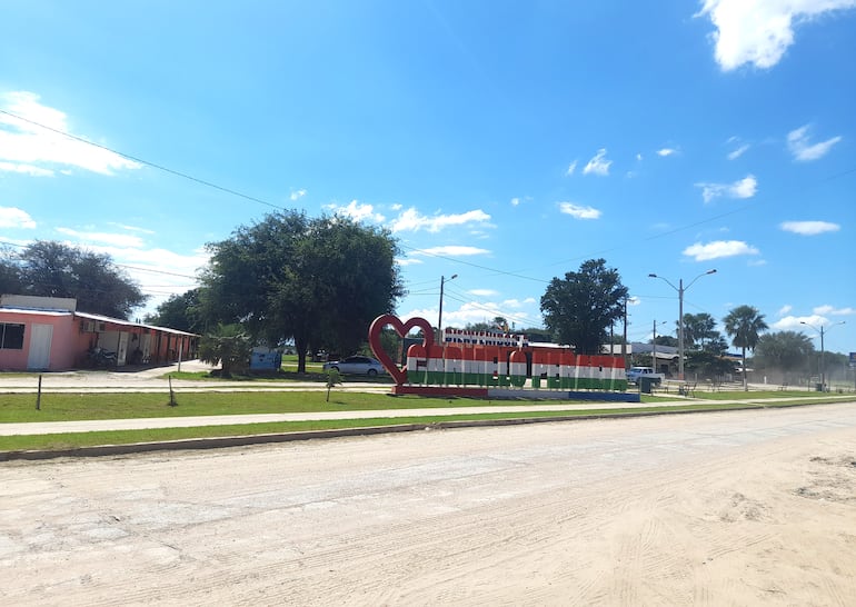 Ciudad de Carmelo Peralta, en el Alto Paraguay, que en la fecha cumple 16 años de creación distrital.