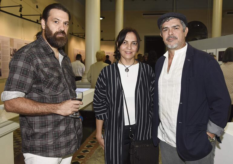 Joel Riveros Ríos, Alicia Vega y José Quevedo.