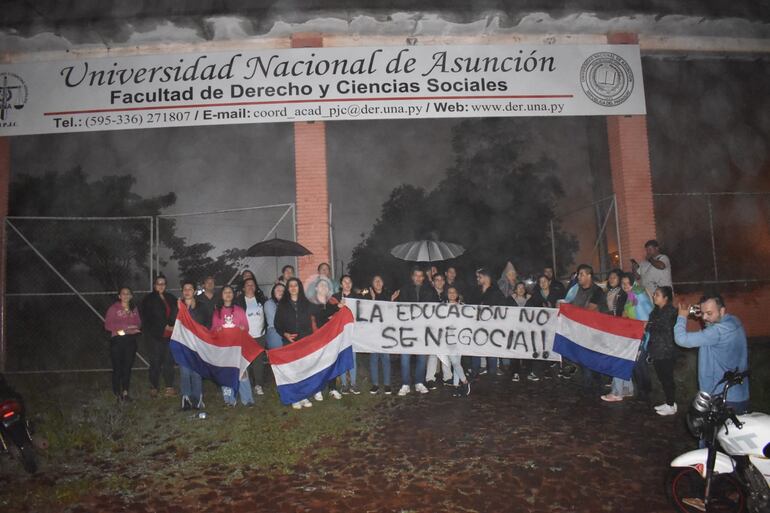 Universitarios de Amambay exigieron garantías para la gratuidad de la educación