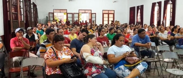 Padres de familia nucleados en la Asociación de Cooperadora Escolar (ACE) del Centro Regional de Educación de Pilar (CREP) detectaron una serie de irregularidades dentro de la institución educativa y solicitaron al Ministerio de Educación y Ciencias (MEC) la intervención de la casa de estudios.