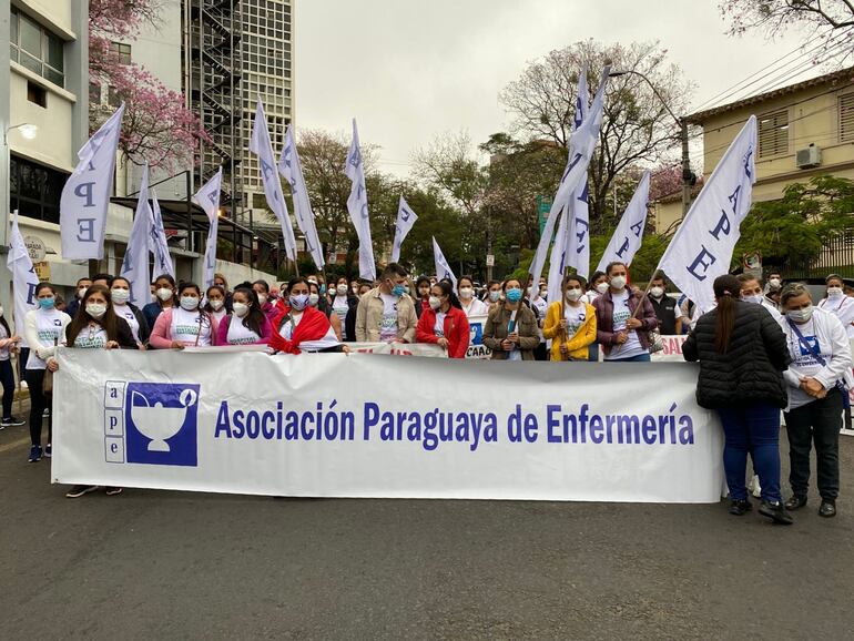 Enfermeros se manifestarán en todo el país, anunciaron. 